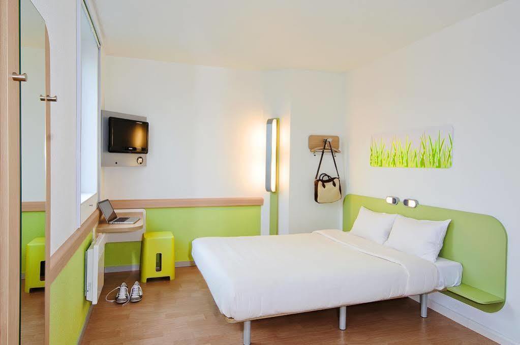 Ibis Budget Ajaccio Bagian luar foto